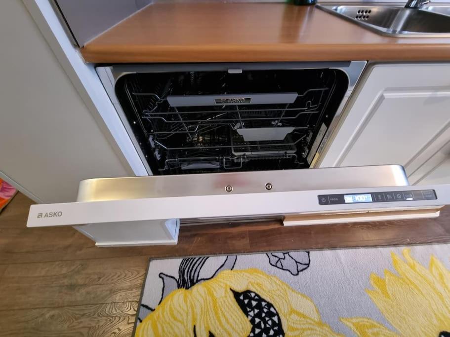 Valoisa Huoneisto Jossa Erinomaiset Vuoteet. Mikkeli Luaran gambar