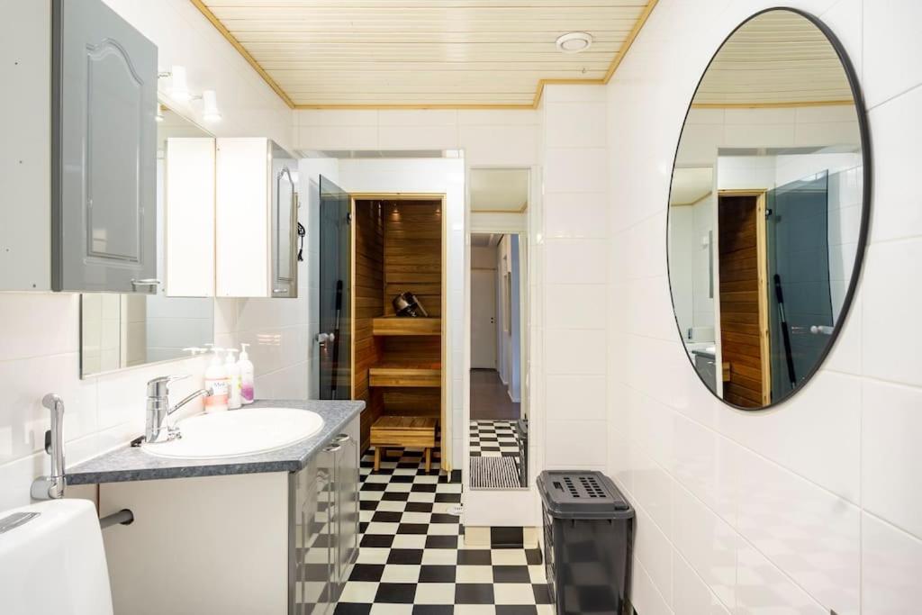 Valoisa Huoneisto Jossa Erinomaiset Vuoteet. Mikkeli Luaran gambar